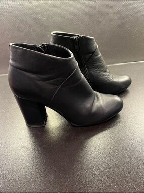 Steve Madden Black Leather Block Heel Ankle Booties